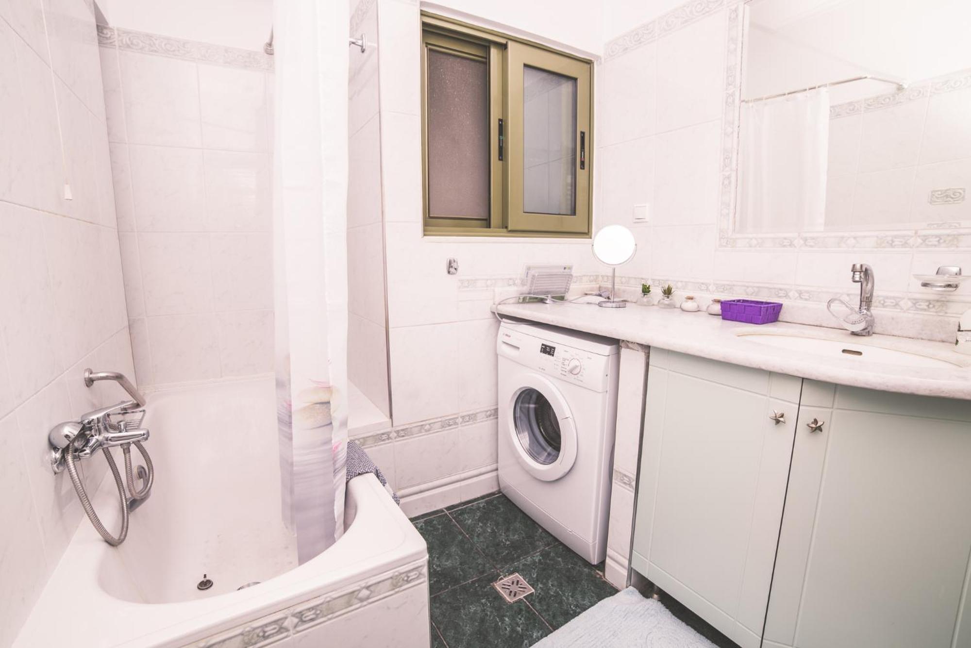 Lazarus 2Bd Apartment In The Center Patras Exterior foto